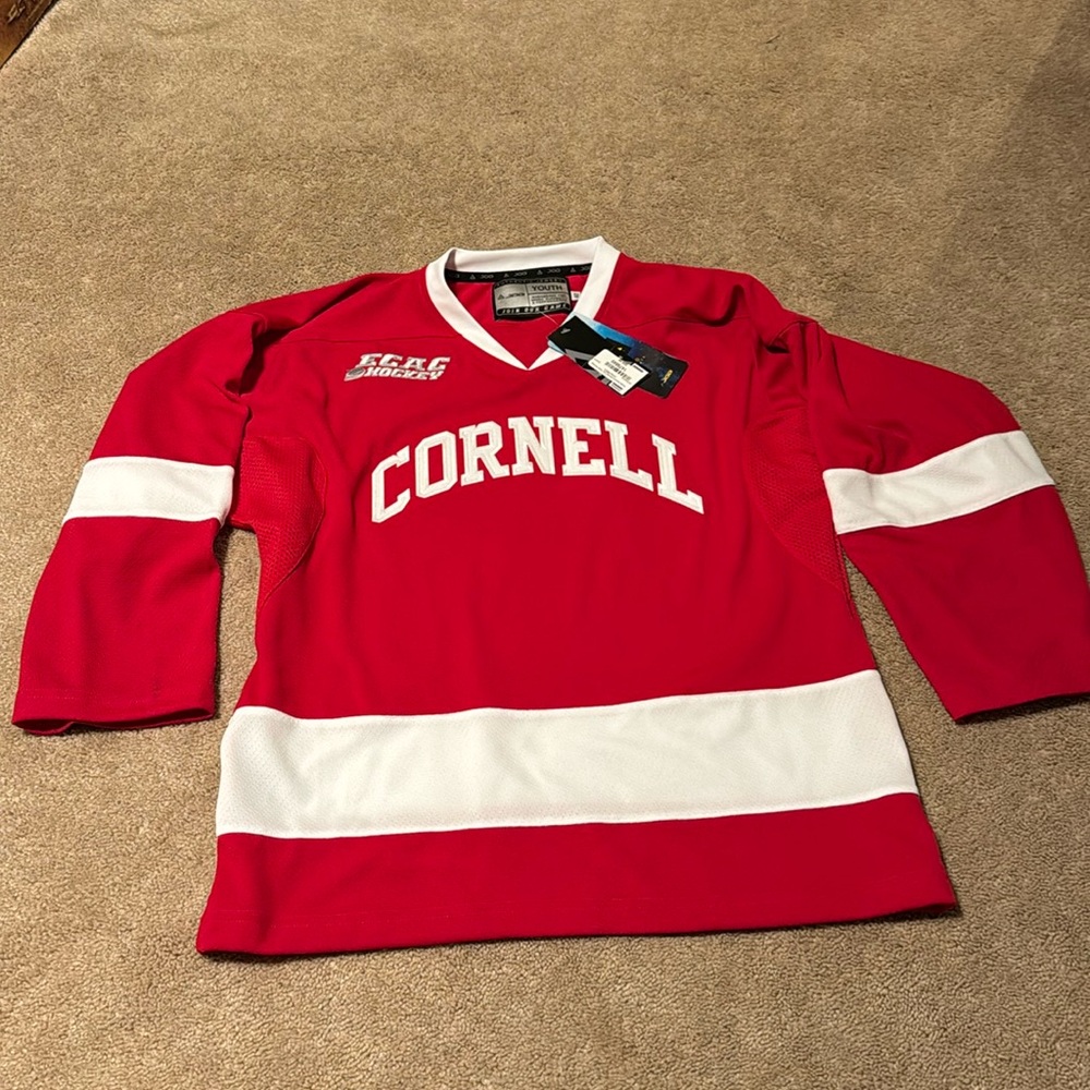 Cornell Youth Large Hockey Jersey NWT size 42